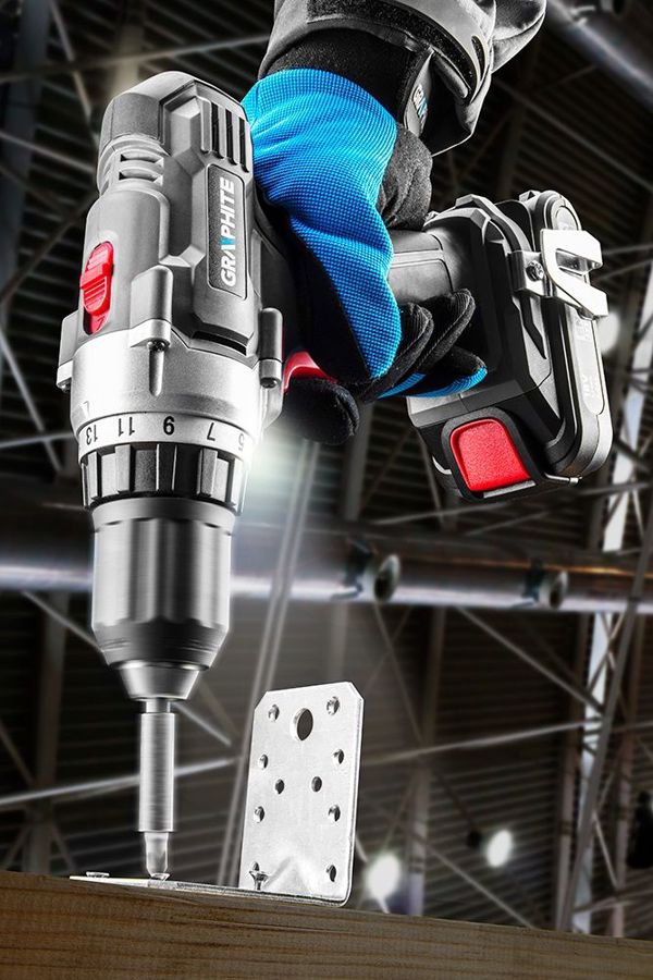 Graphite Σετ Ηλεκτρικών Εργαλείων 5 Τεμαχίων 18V με Τρυπάνι, Φακό, Τσάντα, Μπαταρία & Φορτιστή (58G016)