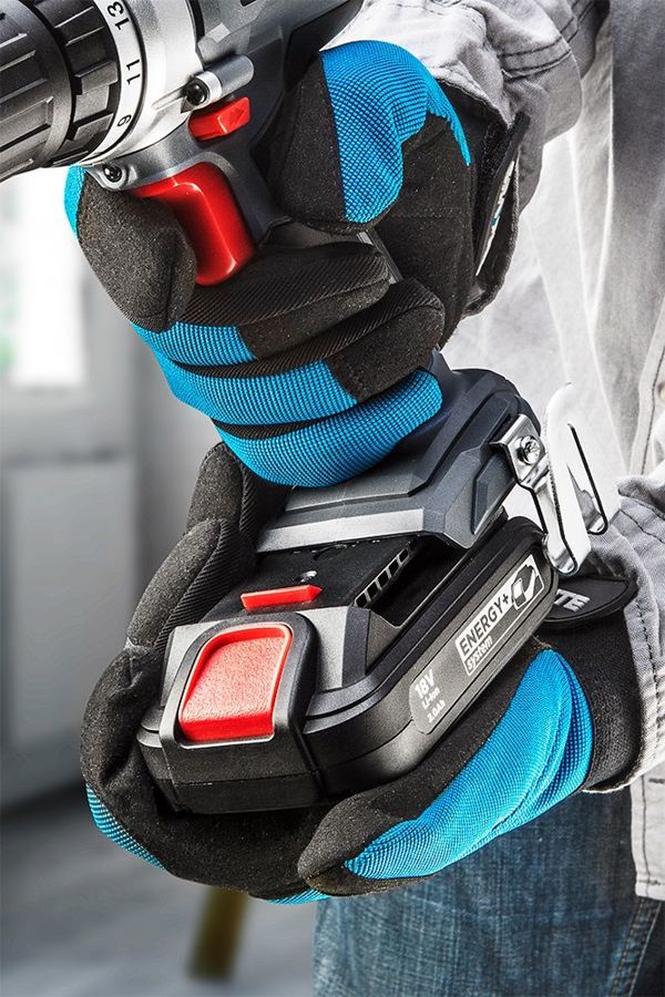 Graphite Σετ Ηλεκτρικών Εργαλείων 5 Τεμαχίων 18V με Τρυπάνι, Φακό, Τσάντα, Μπαταρία & Φορτιστή (58G016)